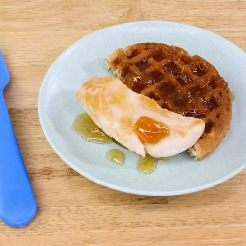 Pollo Y Waffles Con Glaseado De Arce Y Durazno