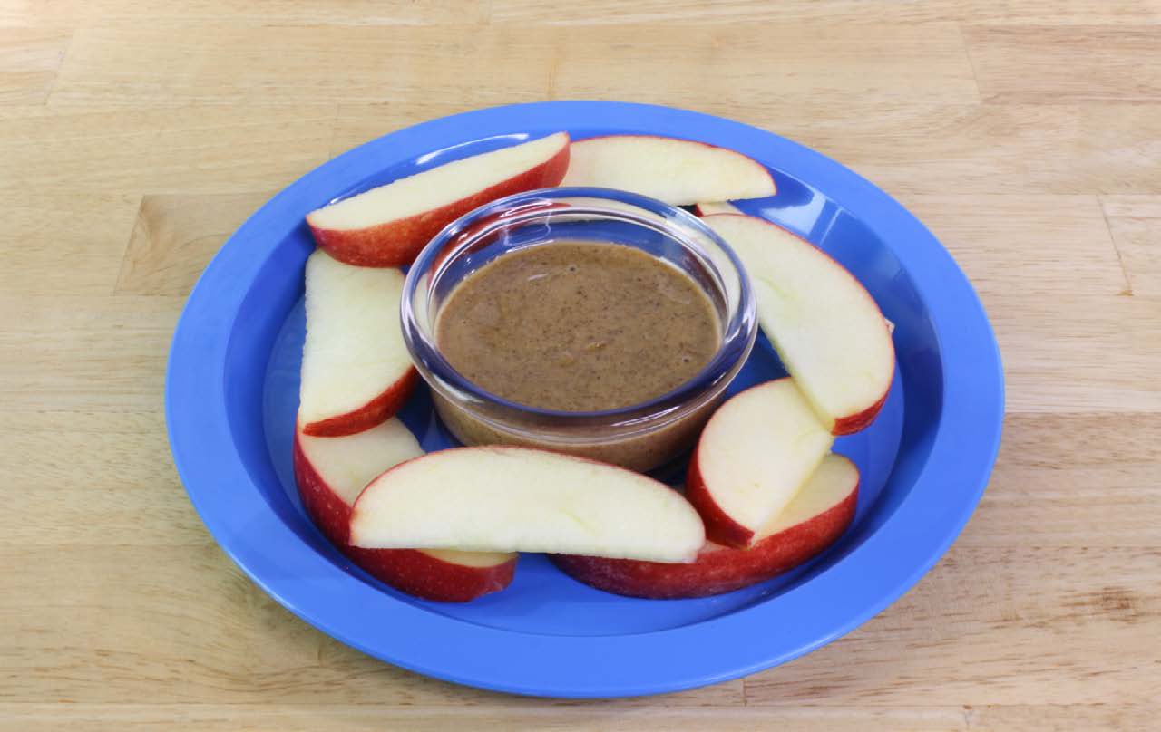 Rodajas De Manzana Con Mantequilla De Almendra