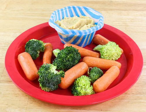 Salsa de yogur y hummus con vegetales – Recetas del USDA para centros de cuidado infantil