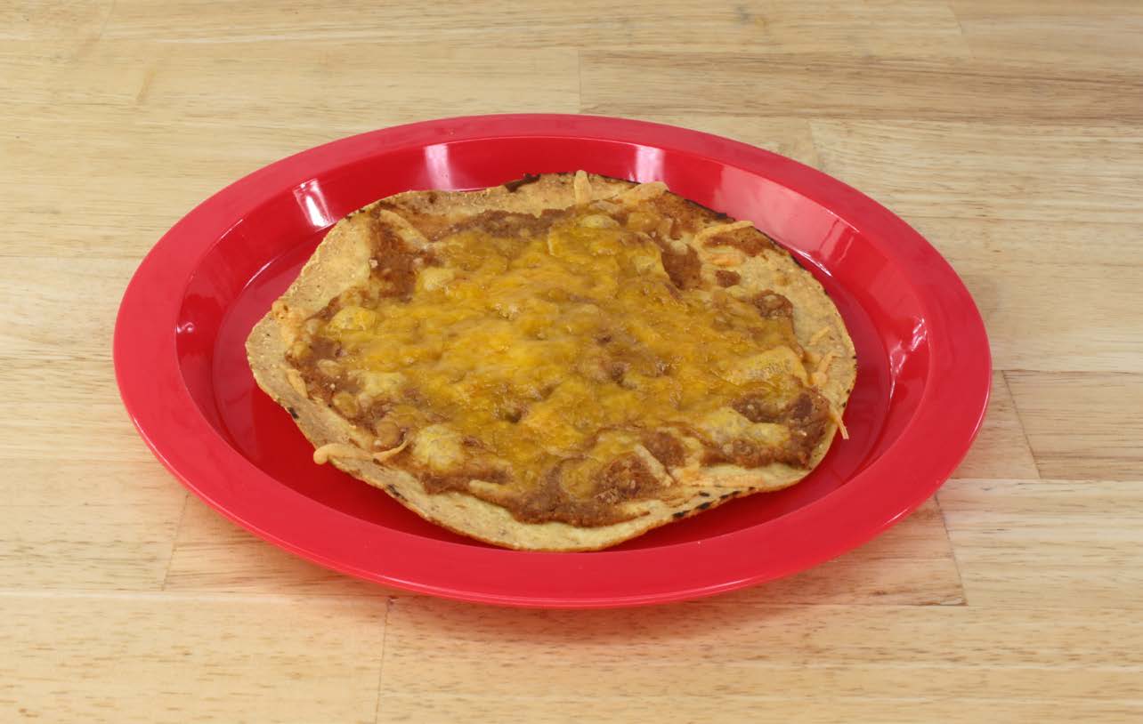 Tostada De Frijoles Con Queso