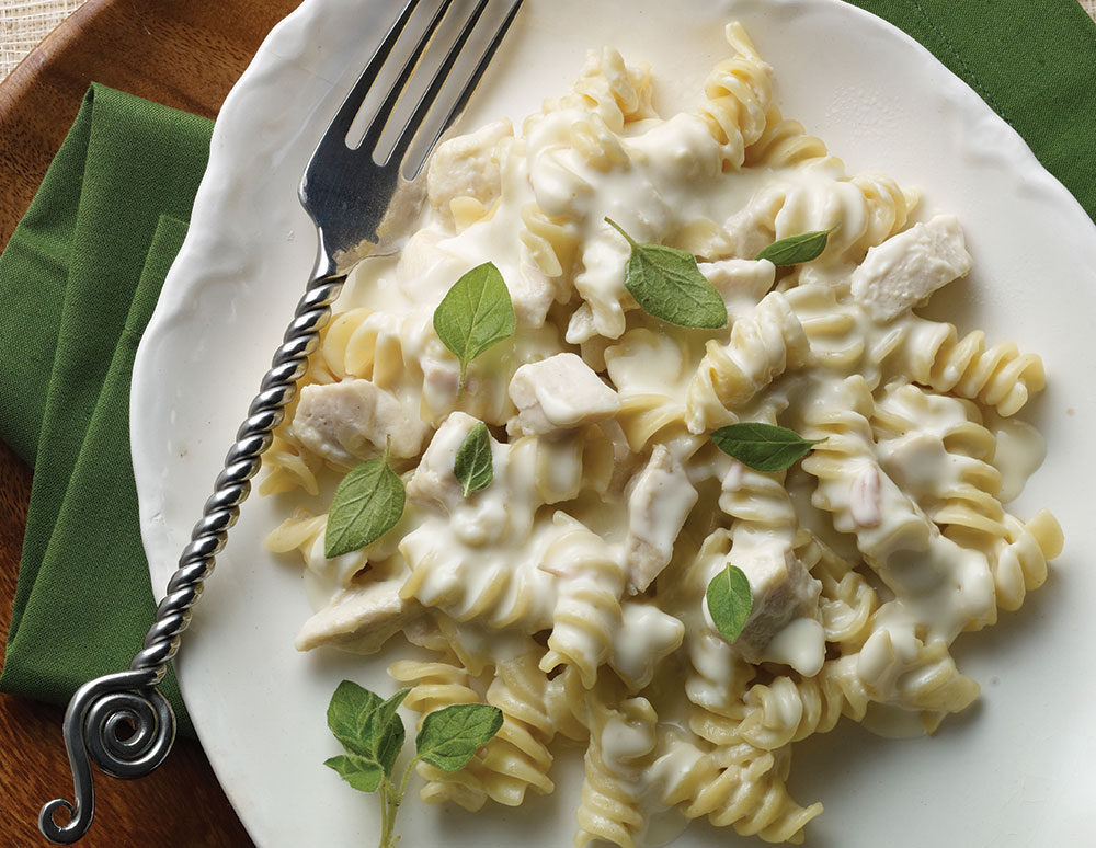 https://staging.theicn.org/cnrb/wp-content/uploads/2020/11/Chicken-Alfredo-With-a-Twist-1.jpg